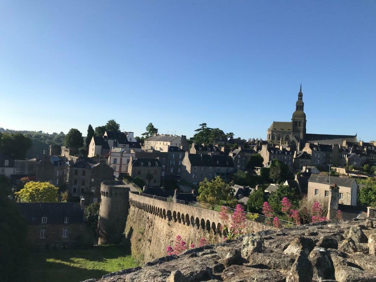 Appartement de charme classé 4 étoiles coeur historique de Dinan Exterior foto